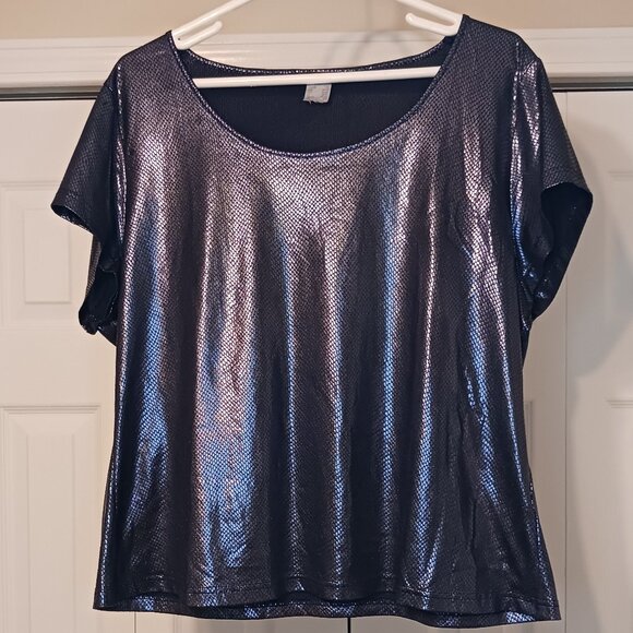 3/$18 - Venus Black/Gray Short Sleeve Top Size XL - Picture 1 of 8